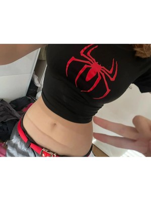 Violon Kırmızı Spiderman Baskılı Kısa Kollu Siyah Crop Bluz