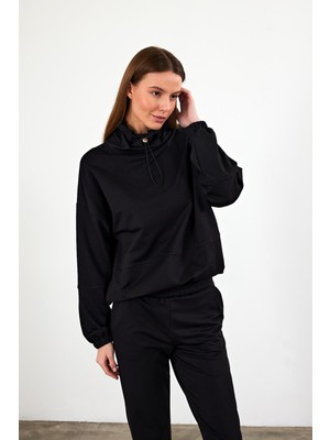 Vena Kadın Norah Siyah Yakası Detaylı Regular Fit Sweatshirt