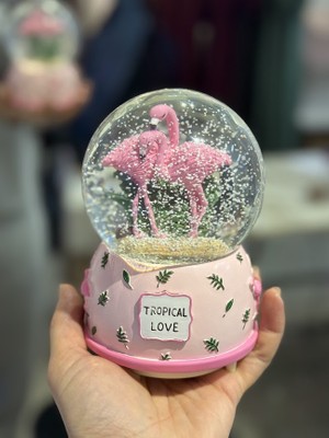 Mirabella Gift Flamingo Temalı Işıklı Müzikli Püskürtmeli Büyük Boy Kar Küresi 15 cm Sevgiliye Arkadaşa Hediye