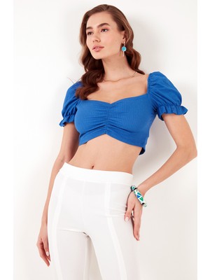Lela Slim Fit Büzgü Detaylı Kalp Yaka Crop Bluz Kadın Bluz 5865601