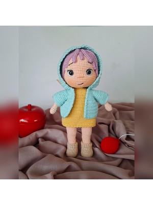 Carmelina Lila Saçlı Örgü Oyuncak Bebek, %100 El Örgüsü