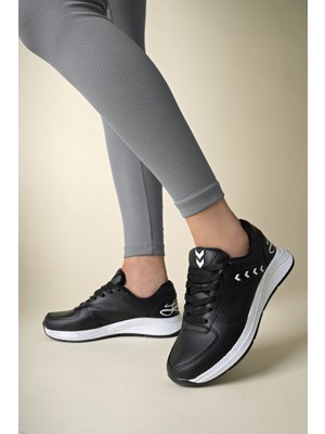 Pasyone Kadın Sneaker Ayakkabı Düz Tabanlı Siyah Renk ile Şık ve Rahat Seçim