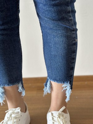 Foni Fashion Paça Detaylı Yırtık Slım Mom Jean