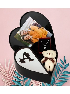 Giftstime Kişiye Özel Pleksi Baş Harf Tasarımlı Kalp Kutu ve Peluş Ayıcık Anahtarlık ve Kartanesi Kolye