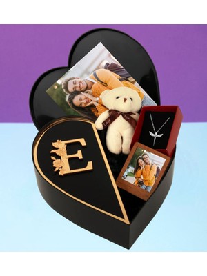 Giftstime Kişiye Özel Baş Harf Tasarımlı Kalp Kutu ve Peluş Ayıcık Anahtarlık Çerceve ve Melek Kolye