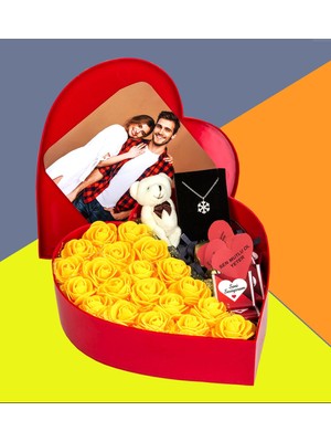 Giftstime Fotoğraflı Kalp Kutu Çiçek Çikolata Buketi Ayıcık Anahtarlık Kolye 365 Gün Aşk Sözleri