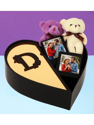 Giftstime Kişiye Özel Aynalı Pleksi Baş Harf Tasarımlı Kalp Kutu ve Çift Peluş Ayıcık Anahtarlık Çerçeve