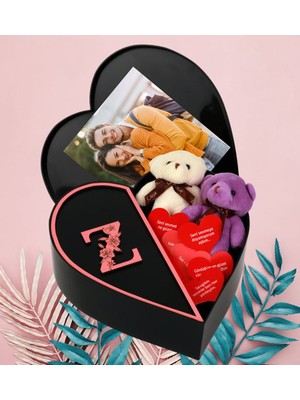 Giftstime Kişiye Özel Baş Harf Tasarımlı Kalp Kutu ve Ikili Peluş Ayıcık Anahtarlık Aşk Sözleri