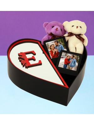 Giftstime Kişiye Özel Aynalı Pleksi Baş Harf Tasarımlı Kalp Kutu ve Çift Peluş Ayıcık Anahtarlık Çerçeve