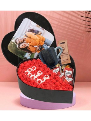 Giftstime Baş Harfli Fotoğraflı New Kalp Kutu Çiçek Çikolata Buketi Kah Fincanı Türk Kahsi Sevgiliye Özel