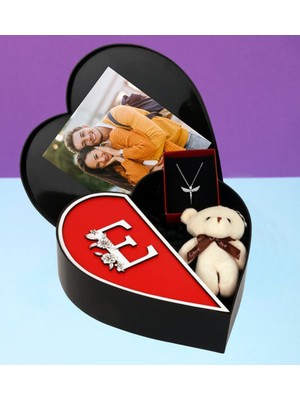 Giftstime Kişiye Özel Baş Harf Tasarımlı Kalp Kutu ve Peluş Ayıcık Anahtarlık ve Melek Kolye
