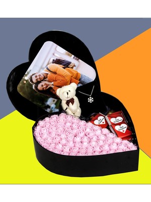 Giftstime Fotoğraflı New Kalp Kutu Çiçek Çikolata Buketi Ayıcık Anahtarlık Kolye Sevgiliye Özel