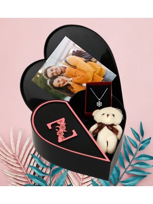 Giftstime Kişiye Özel Baş Harf Tasarımlı Kalp Kutu ve Peluş Ayıcık Anahtarlık ve Kartanesi Kolye