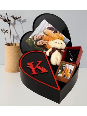 Giftstime Kişiye Özel Baş Harf Tasarımlı Kalp Kutu ve Peluş Ayıcık Anahtarlık Çerceve ve Kartanesi Kolye