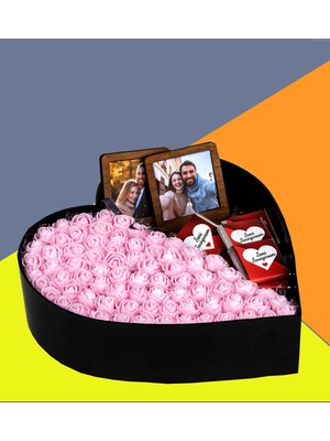 Giftstime Baş Harfli Fotoğraflı New Kalp Kutu Çiçek Çikolata Buketi 2'li Ahşap Çerçe Sevgiliye Özel