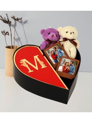 Giftstime Kişiye Özel Aynalı Pleksi Baş Harf Tasarımlı Kalp Kutu ve Çift Peluş Ayıcık Anahtarlık Çerçeve