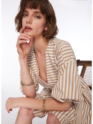 Fabrika V Yaka Çizgili Beyaz - Bej Mini Kadın Elbise F4SL-ELB0130