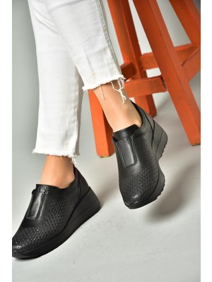 Fox Shoes S540045503 Siyah  Deri Günlük Kadın Ayakkabı