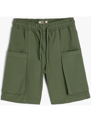 Koton Erkek Çocuk Kargo Şort Beli Bağlamalı Yanları Cepli Rahat Kesim Yazlık Tasarım