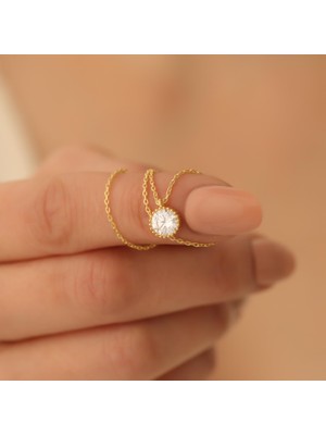 Nox Jewelry 14 Ayar Mikron Altın Kaplama Tek Taş Gümüş Kolye – Minimal Işıltılı Solitaire Model - CNS00154
