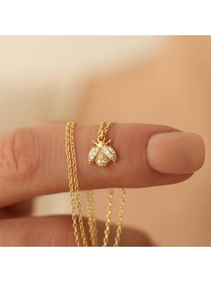 Nox Jewelry 14 Ayar Mikron Altın Kaplama Taşlı Uğur Böceği Gümüş Kolye – Minimal Şans Sembolü - CNS00157