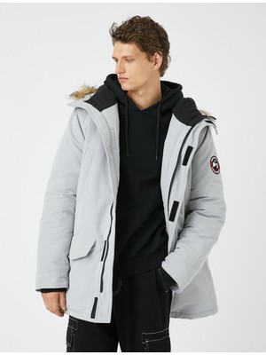 Koton Kapşonlu Anorak Erkek Suni Kürk Detaylı Uzun Kol Midi Gri Fermuarlı