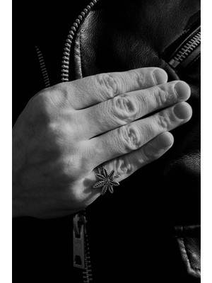 CAPO By Aytaç Yamaç Yaprak Figürlü Serçe Parmak Ayarlanabilir Eskitme Gümüş Kaplama Yüzük