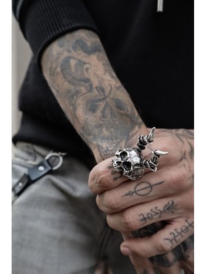 CAPO By Aytaç Yamaç Boynuzlu Kurukafa Ayarlanabilir Eskitme Gümüş Kaplama Yüzük Erkek Yüzük