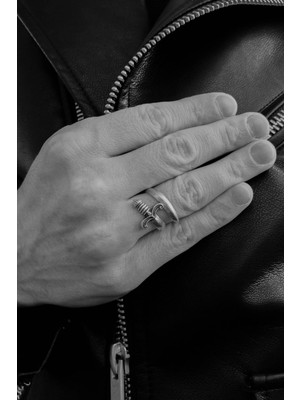 CAPO By Aytaç Yamaç Kılıç Figürlü Ayarlanabilir Eskitme Gümüş Kaplama Yüzük