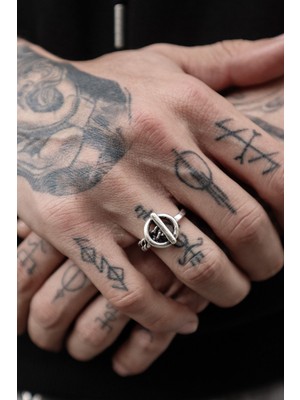 CAPO By Aytaç Yamaç Kilit Figürlü Yüzük Ayarlanabilir Eskitme Gümüş