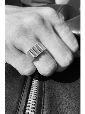 CAPO By Aytaç Yamaç Minimal Geometrik Mühür Ayarlanabilir Eskitme Gümüş Kaplama Yüzük