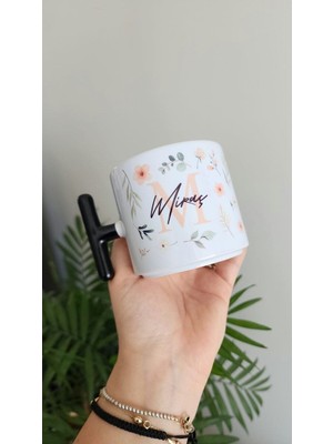 Happy Mountains Isme Özel Kişiye Özel Porselen Pembe Papatya ve Yaprak Desenli T Kupa Bardak Latte Fincanı
