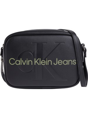 Calvin Klein Kadın Marka Logolu Ayarlanabilir Omuz Askılı  Şık Görünüşlü Gündelik Kullanıma Uygun Siyah Omuz Çantası K60K610275-0GX