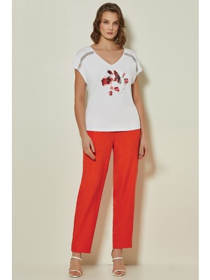 Guitar Şerit Detaylı V Yaka Beyaz Örme Bluz