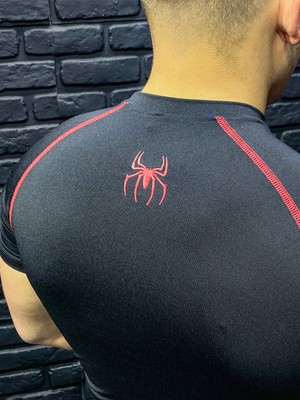 Yhm Compression Tshirt Fit Spor Kısa Kollu Vücuda Yapışan Kırmızı Spiderman Baskılı Çizgili Siyah T-Shirt