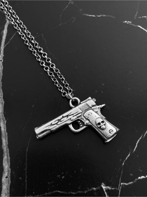 CAPO By Aytaç Yamaç Kurukafa Kabzalı Tabanca Figürlü Motorcu Tarzı Kolye Eskitme Gümüş Kaplama