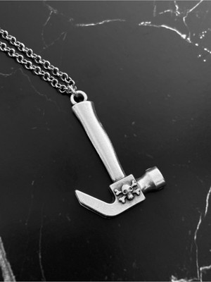 CAPO By Aytaç Yamaç Kurukafa Çekiç Figürlü Kolye Motorcu Tarzı Gümüş Kaplama