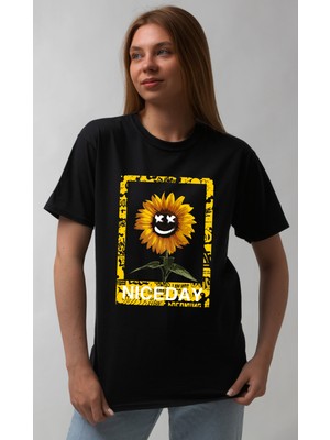 Bu Tshirt Sunflower - Smiley - Niceday' Temalı Oversize Street Wear Unisex T-Shirt.