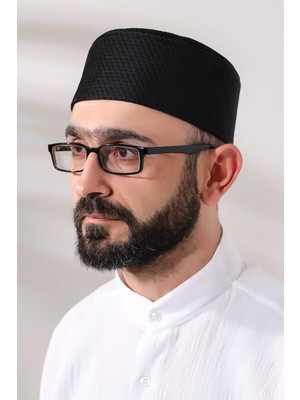 İhvan Siyah Petek Kareli Kadife Kalıp Namaz Takkesi