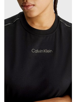 Calvin Klein Pamuklu Relaxed Fit Sıfır Yaka Crop T Shirt 00GWS4K234BAE Kadın T Shirt 00GWS4K234 Bae