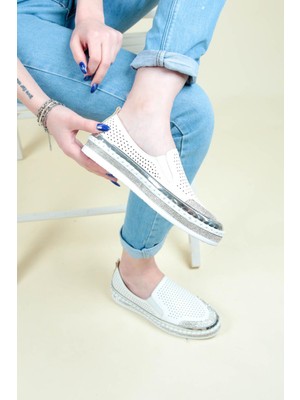 Birikon Delikli Taş Detaylı Sneakers Beyaz