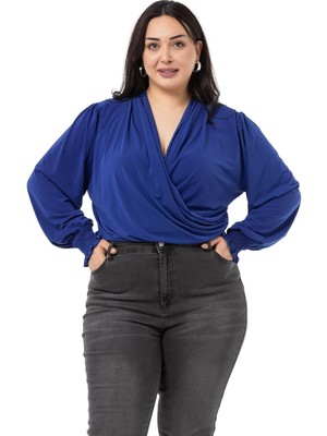 Disentis Modest Büyük Beden Kruvaze Kol Ağzı Lastik Gipe Detaylı Çıtçıtlı Indigo Bluz