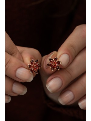 Nereze 925 Ayar Kırmızı Lotus Çiçeği Küpe Kadın Gümüş Küpe