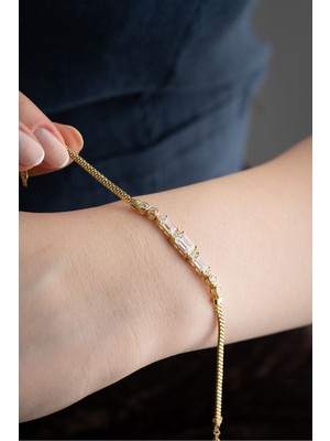 Nereze 925 Ayar Gümüş Gold Kaplama Balık Sırtı Zincirli 3 Baget Taşlı Bileklik