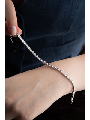 Nereze 925 Ayar Gümüş Baget Taşlı Suyolu Bileklik