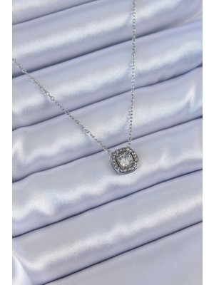 Takızon 316L Çelik Gümüş Renk Kare Zirkon Taş Model Kadın Kolye - TJ-BKO7636