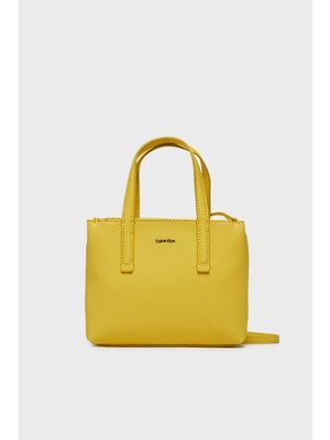 Calvin Klein Logolu Ayarlanabilir Omuz Askılı Mini Tote Çanta K60K611675LAF Bayan Çanta K60K611675 Laf