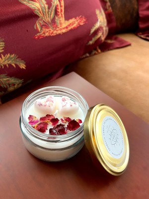 Vanilya Kokulu & Gül Yapraklı & Kalpli Mum %100 Soy Wax