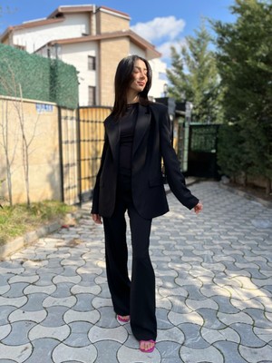 Nur Erdoğan Regular Fıt Blazer Çeket