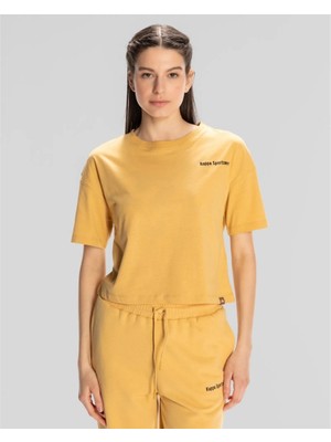 Kappa Kadın Bej Yuvarlak Yaka T-Shirt Authentic Jessa Nefes Alabilir Kumaş ile Şık Tasarım